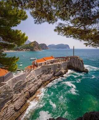 Апартаменты Apartments Teodora Obala Петровац Стандартный трехместный номер с видом на море-16