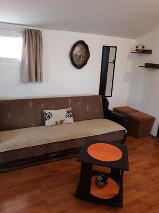 Апартаменты Apartments Teodora Obala Петровац Стандартный трехместный номер с видом на море-29