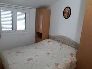 Апартаменты Apartments Teodora Obala Петровац Стандартный трехместный номер с видом на море-30